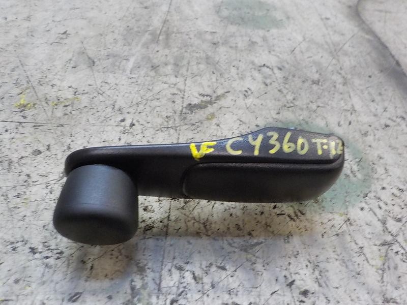 Recambio de maneta elevalunas trasera izquierda para peugeot 208 active referencia OEM IAM 9240H7  