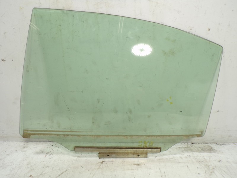 Recambio de cristal puerta trasero derecho para lexus is200 (ds2/is2) 2.2 d-cat referencia OEM IAM 6811353132  