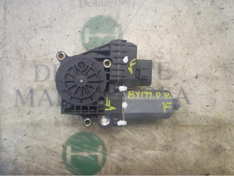 Recambio de motor elevalunas delantero izquierdo para audi a6 berlina (4b2) 2.5 tdi quattro referencia OEM IAM   