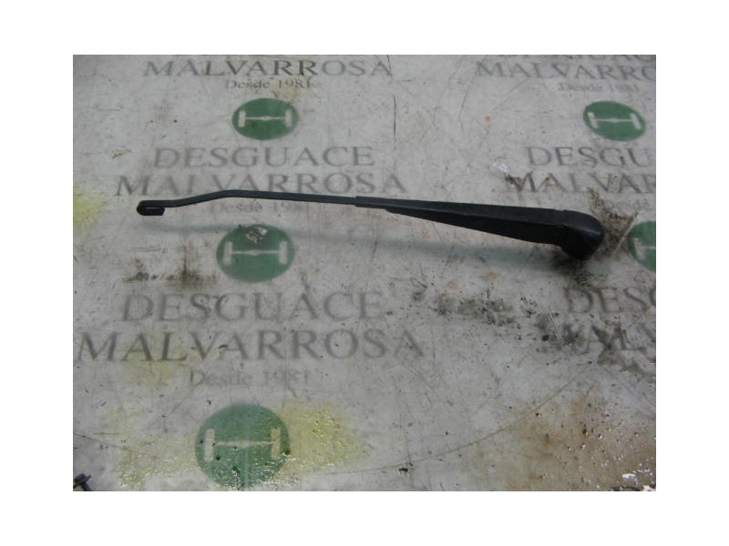 Recambio de brazo limpia trasero para citroën xsara berlina 1.9 diesel referencia OEM IAM   