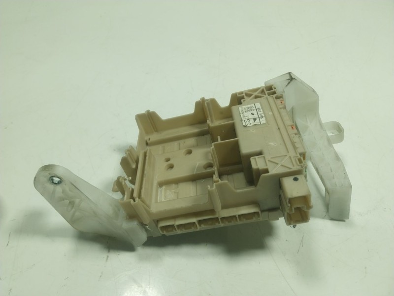 Recambio de caja reles / fusibles para toyota aygo (_b4_) 1.0 (kgb40) referencia OEM IAM 827300H030 827100H030A 