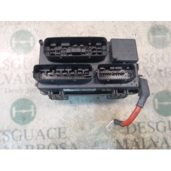 CAJA RELES / FUSIBLES 