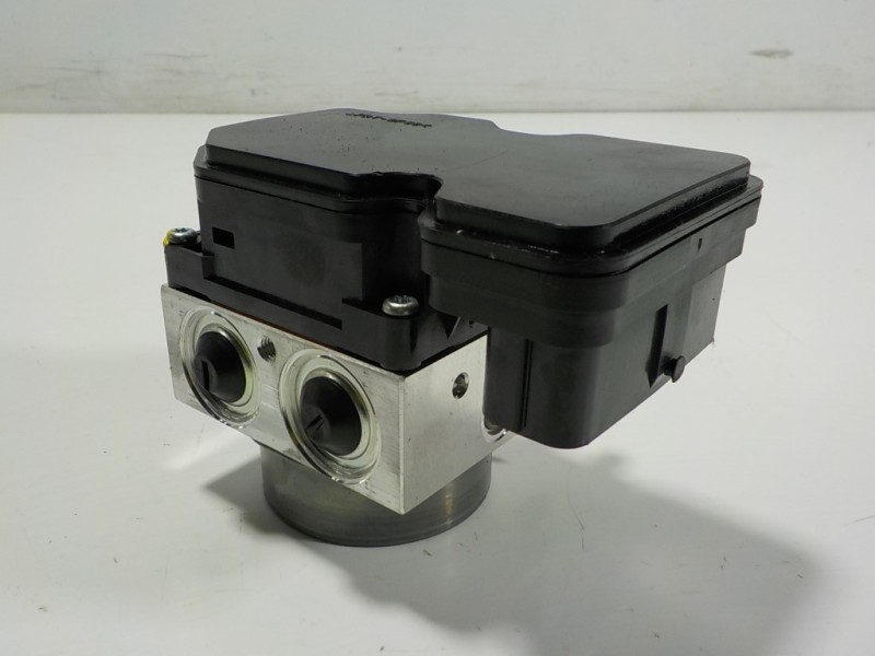 Recambio de abs para toyota corolla (e21) hybrid 90kw referencia OEM IAM 4405012E70 4451012600 11304041900