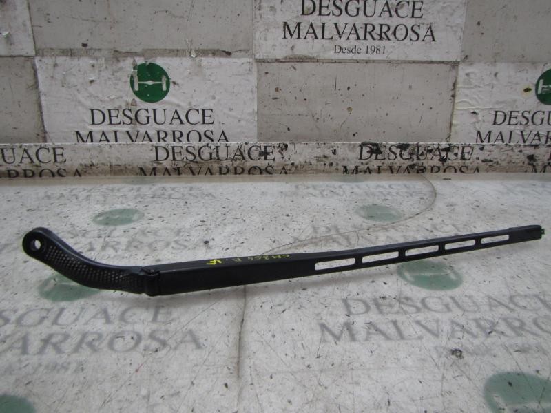 Recambio de brazo limpia delantero derecho para citroën c4 berlina lx referencia OEM IAM   