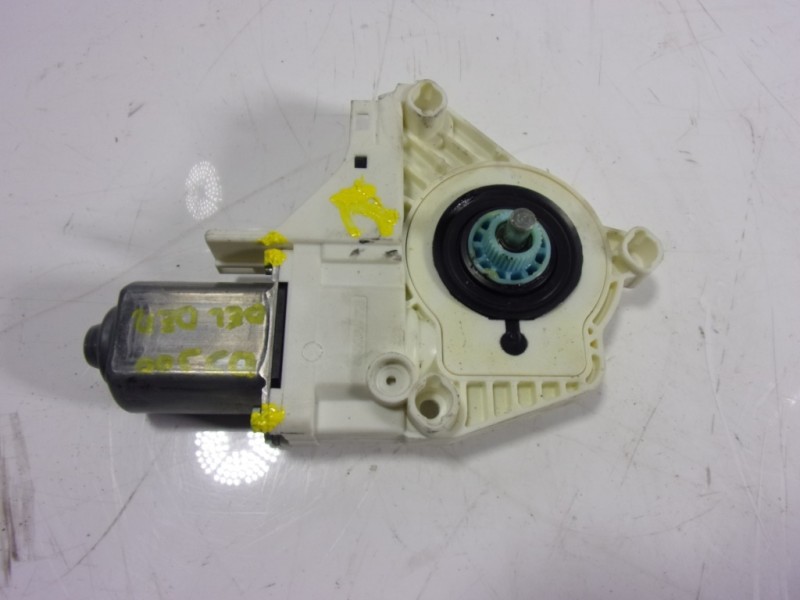 Recambio de motor elevalunas trasero derecho para skoda yeti 1.2 tsi referencia OEM IAM 5L0959812A 5L0959812R 
