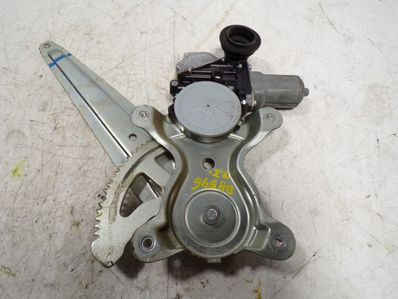 Recambio de elevalunas trasero izquierdo para lexus is200 (ds2/is2) 2.2 d-cat referencia OEM IAM 6980422200 8571053060 062025015