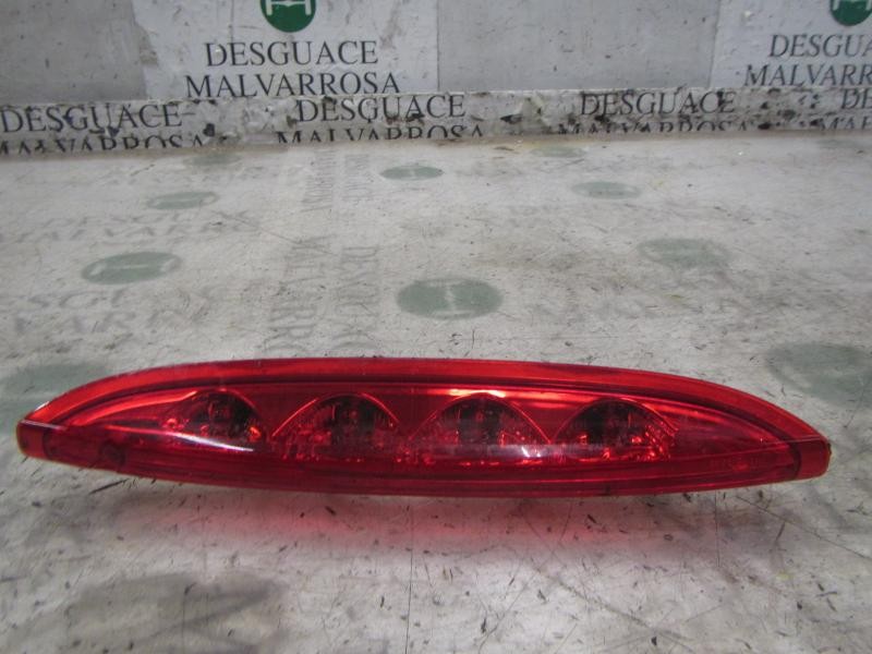 Recambio de piloto trasero central para peugeot 208 1.2 12v vti referencia OEM IAM 9674309080  