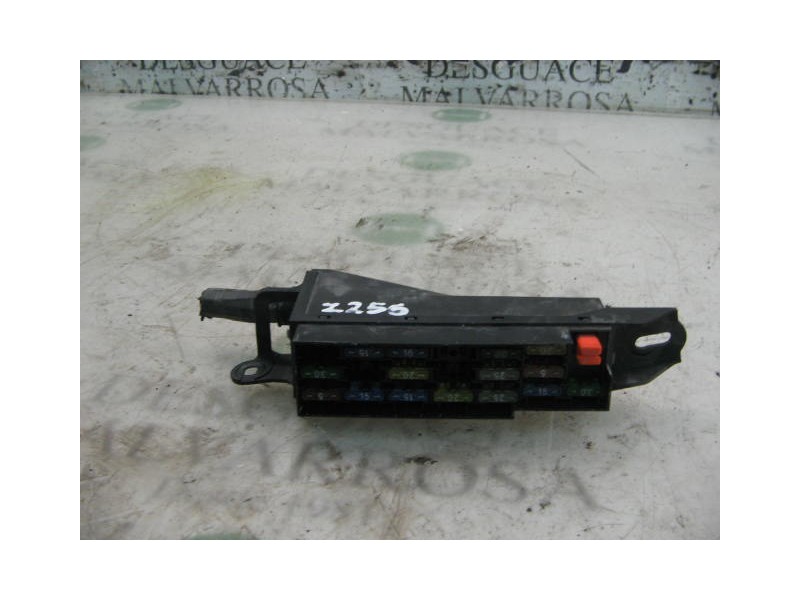 Recambio de caja reles / fusibles para renault clio i fase i+ii (b/c57) 1.4 referencia OEM IAM   
