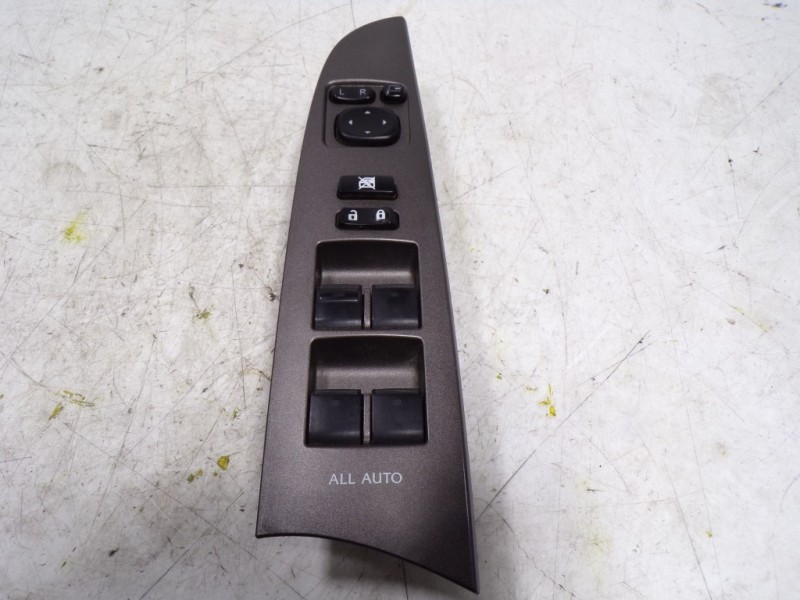 Recambio de mando elevalunas delantero izquierdo para lexus is200 (ds2/is2) 2.2 d-cat referencia OEM IAM 8404053180 8404053180 