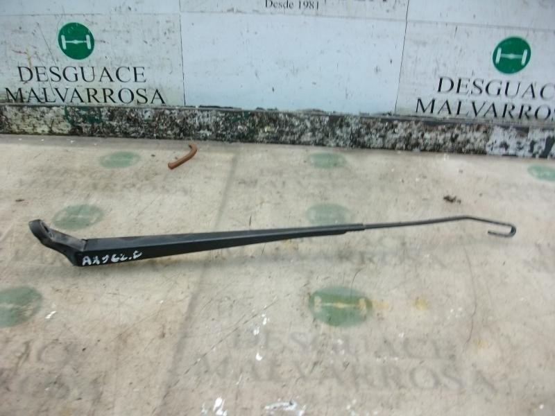 Recambio de brazo limpia delantero derecho para citroën xsara picasso 2.0 hdi referencia OEM IAM   