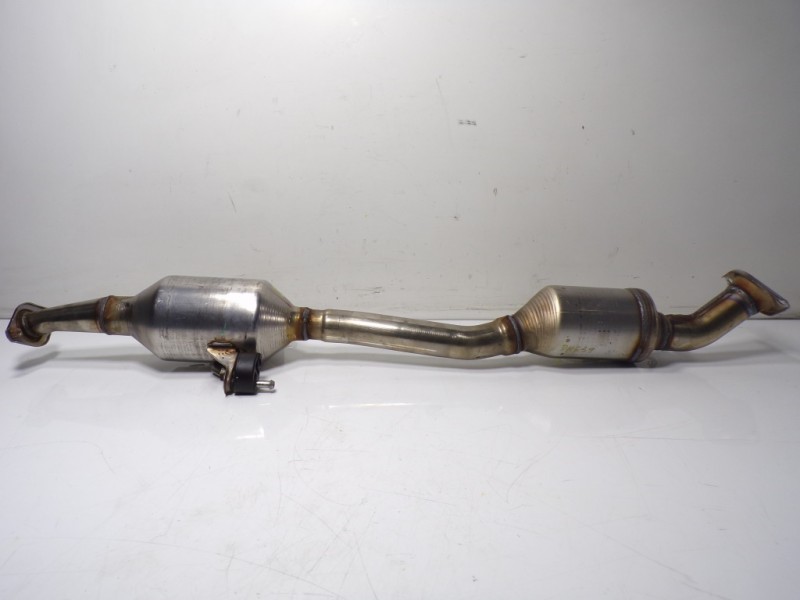 Recambio de catalizador para toyota corolla (e21) hybrid 90kw referencia OEM IAM 174100TJ20 30Y28 