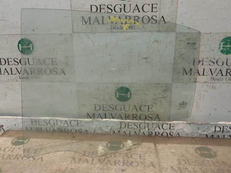 Recambio de cristal puerta trasero izquierdo para kia rio 1.4 active referencia OEM IAM 834111G211  