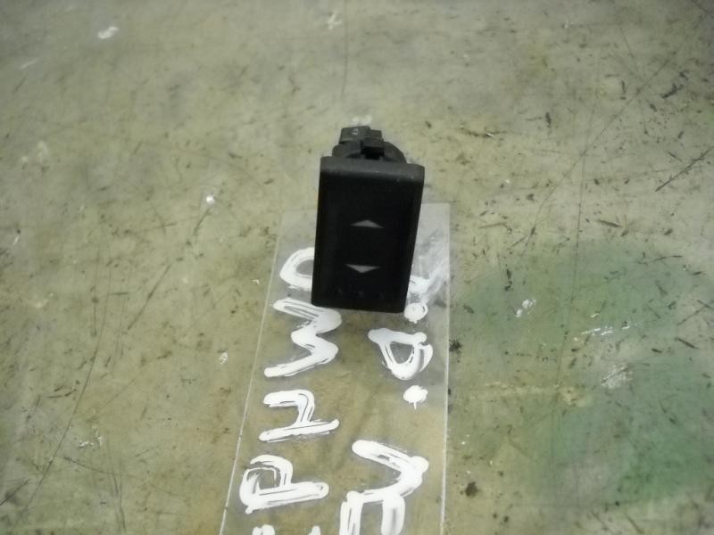 Recambio de mando elevalunas trasero derecho para ford mondeo berlina (ge) ambiente referencia OEM IAM   