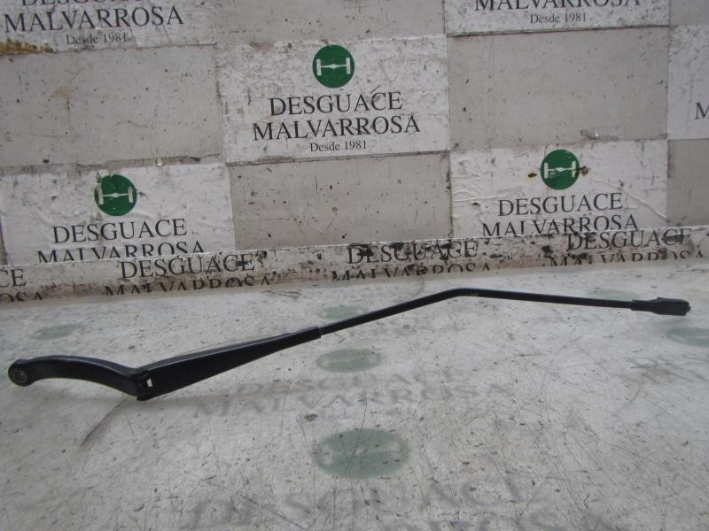Recambio de brazo limpia delantero izquierdo para opel corsa d ´´111 years´´ referencia OEM IAM   