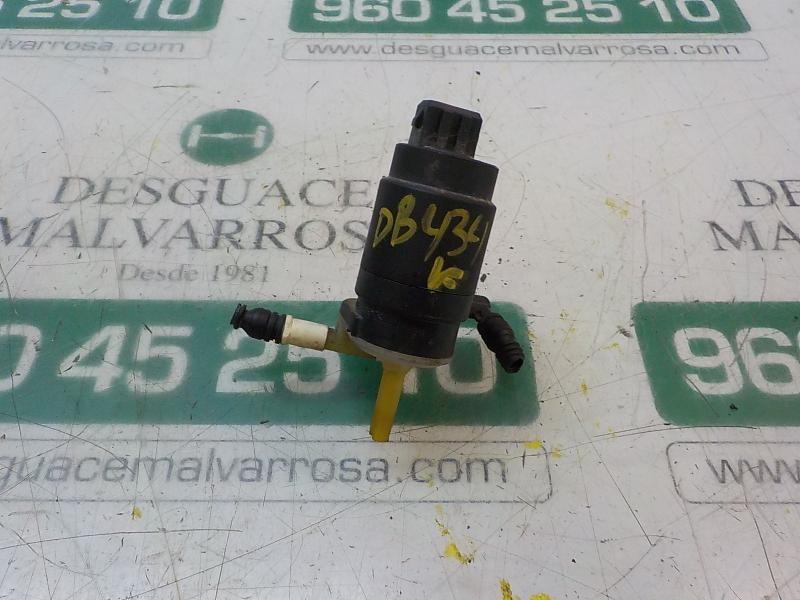 Recambio de bomba limpia para opel corsa d selective referencia OEM IAM 90585762  