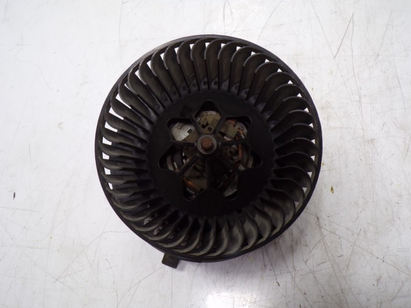 Recambio de motor calefaccion para volkswagen golf vi (5k1) 1.6 tdi dpf referencia OEM IAM 1K1820015Q 3C0907521F F011021936