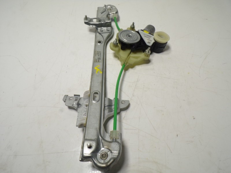 Recambio de elevalunas trasero izquierdo para toyota corolla (e21) hybrid 90kw referencia OEM IAM 6984002681 C86183107 C79102101