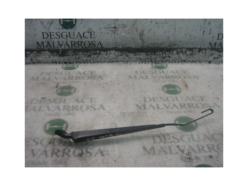 Recambio de brazo limpia delantero izquierdo para citroën xsara berlina 1.6 attraction referencia OEM IAM   