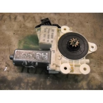 MOTOR ELEVALUNAS DELANTERO DERECHO 