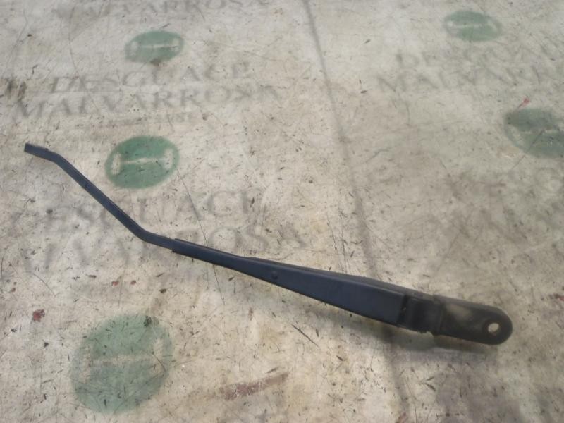 Recambio de brazo limpia delantero derecho para mg mg tf 135 referencia OEM IAM   