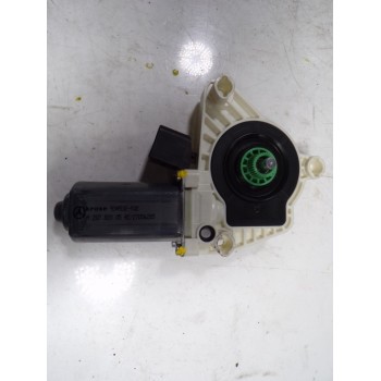 MOTOR ELEVALUNAS DELANTERO DERECHO A2078200542 A2078200542 934532102
