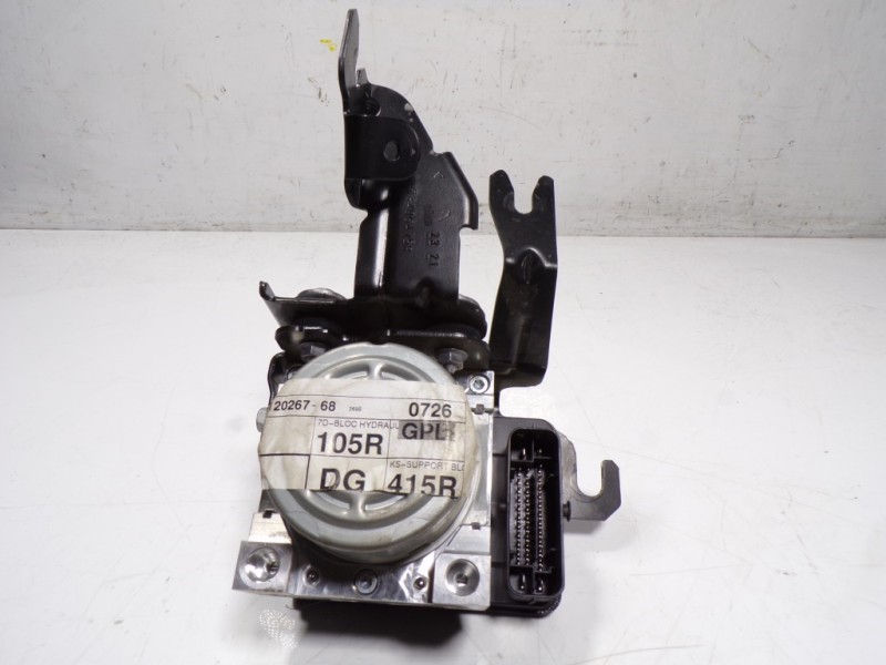 Recambio de abs para dacia sandero 0.9 tce referencia OEM IAM  476604105R 