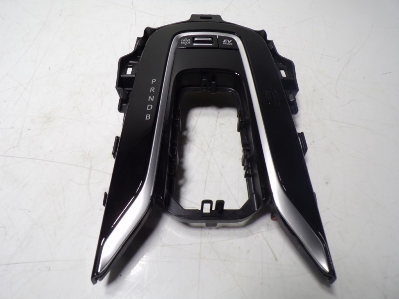 Recambio de mando multifuncion para toyota corolla (e21) hybrid 90kw referencia OEM IAM 5883102050C1 76L507LH PA66GF33