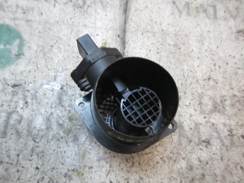 Recambio de caudalimetro para volkswagen caddy ka/kb (2k) furg. referencia OEM IAM 038906461B  