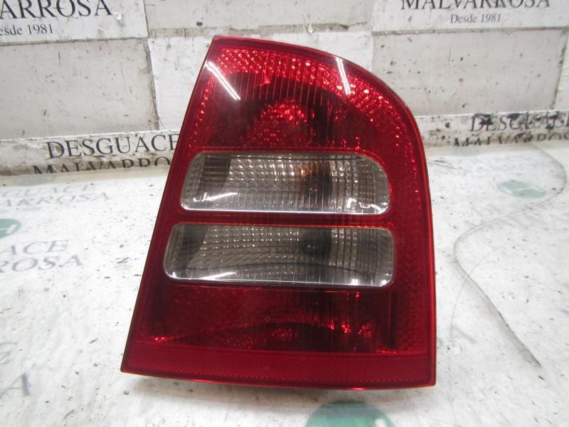 Recambio de piloto trasero derecho para skoda octavia berlina (1u2) tour referencia OEM IAM 1U6945112C  