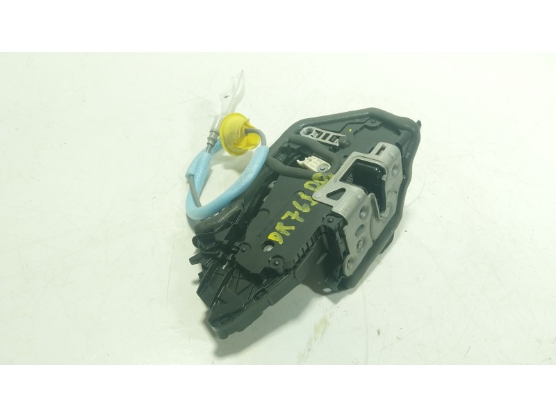 Recambio de cerradura puerta delantera derecha para bmw 1 (f40) 118 d referencia OEM IAM 51219451628 744504311 