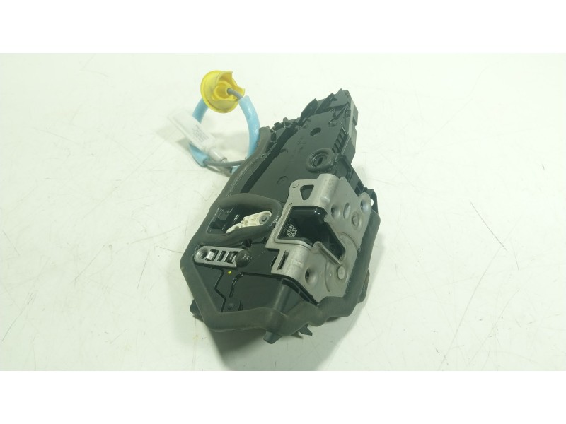 Recambio de cerradura puerta trasera izquierda para bmw 1 (f40) 118 d referencia OEM IAM 51229451629 744504510 