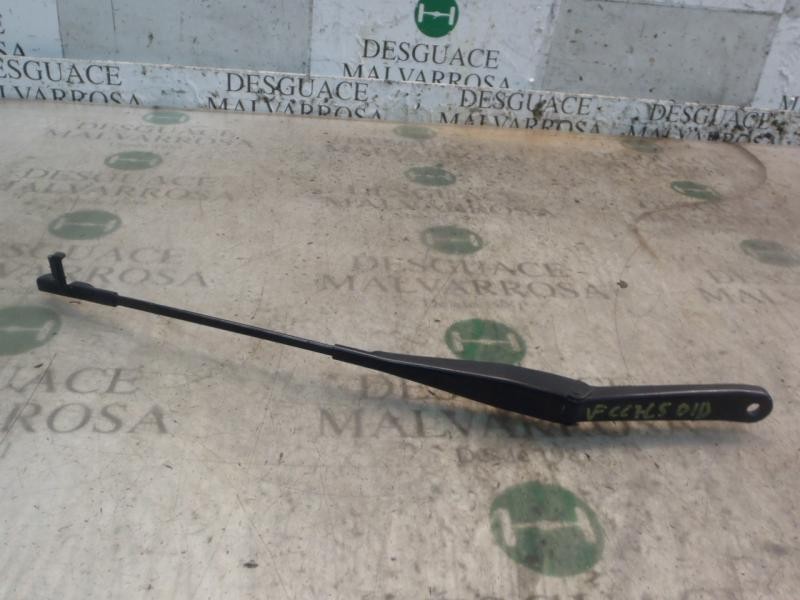 Recambio de brazo limpia delantero derecho para ford focus berlina (cap) ghia referencia OEM IAM   