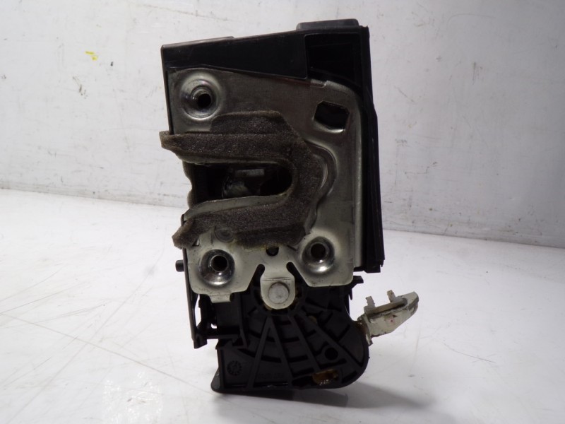 Recambio de cerradura puerta trasera derecha para dacia sandero 0.9 tce referencia OEM IAM   