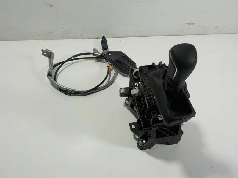 Recambio de palanca cambio para toyota corolla (e21) hybrid 90kw referencia OEM IAM 33560F4050 75G588LHD 