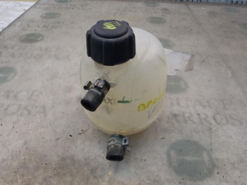 Recambio de deposito expansion para dacia sandero ambiance referencia OEM IAM 7701470460  