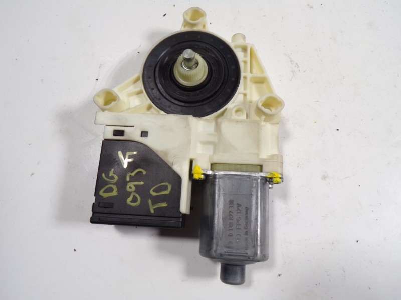 Recambio de motor elevalunas trasero derecho para renault megane iii berlina 5 p 1.2 16v referencia OEM IAM   