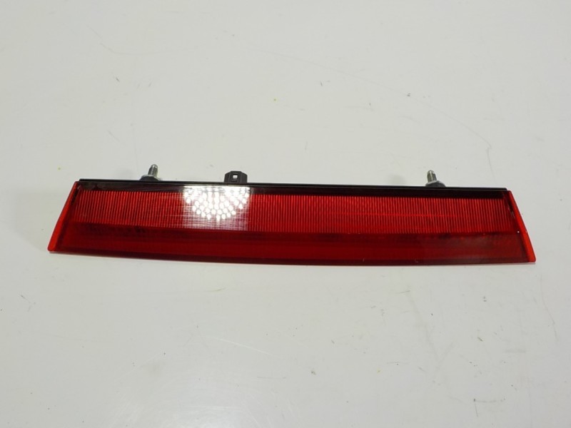 Recambio de piloto trasero central para toyota corolla (e21) hybrid 90kw referencia OEM IAM 8157012450  