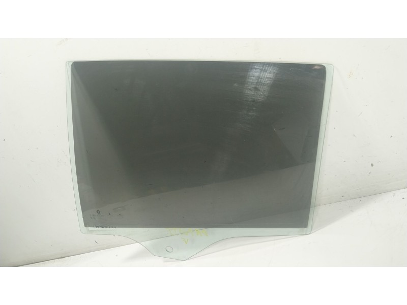 Recambio de cristal puerta trasero izquierdo para bmw 1 (f40) 118 d referencia OEM IAM 51357448061  