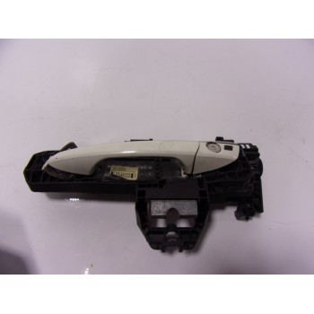 MANETA EXTERIOR DELANTERA IZQUIERDA A20476013709999 A2077602040 A2047601370