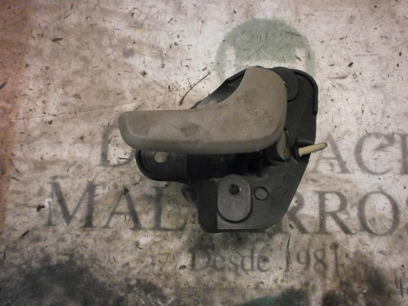 Recambio de maneta interior delantera derecha para chrysler voyager (rg) 2.5 crd se referencia OEM IAM   