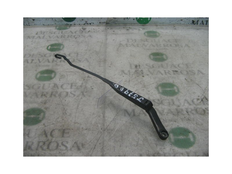 Recambio de brazo limpia delantero derecho para volvo serie 440 gl referencia OEM IAM   