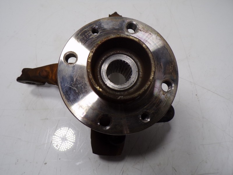 Recambio de mangueta delantera derecha para dacia sandero 0.9 tce referencia OEM IAM   