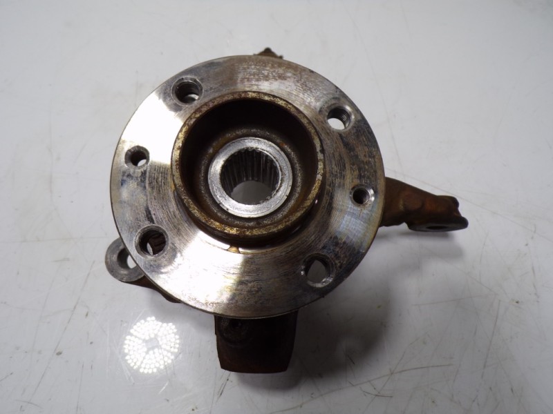 Recambio de mangueta delantera izquierda para dacia sandero 0.9 tce referencia OEM IAM   