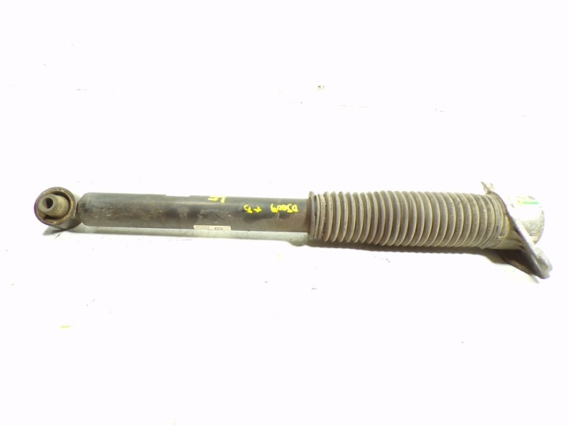 Recambio de amortiguador trasero derecho para hyundai tucson essence bluedrive 2wd referencia OEM IAM 55311D7000  