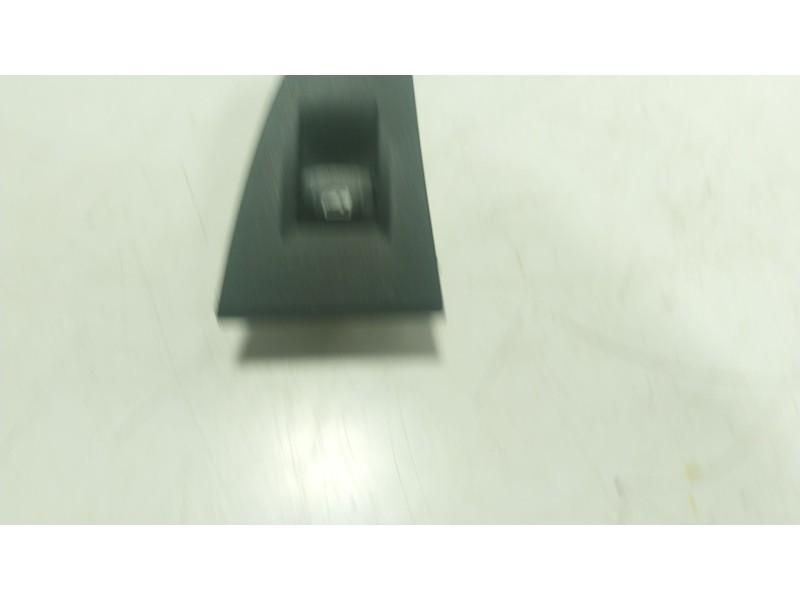 Recambio de mando elevalunas trasero derecho para bmw 1 (f40) 118 d referencia OEM IAM 61317950756 7950756 