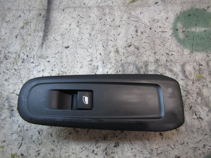 Recambio de mando elevalunas delantero derecho para peugeot 308 active referencia OEM IAM 96762292ZD  
