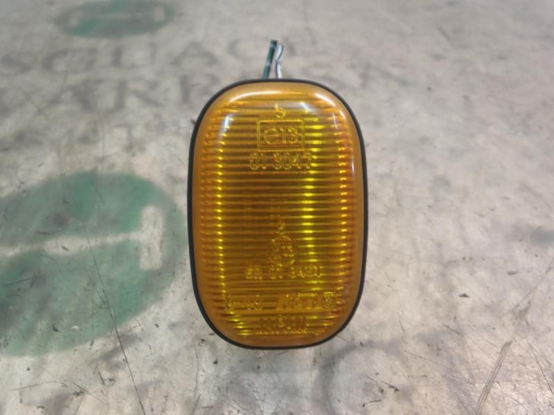 Recambio de piloto lateral derecho para toyota rav 4 (a2) 2.0 luna 4x4 referencia OEM IAM 8173117051  