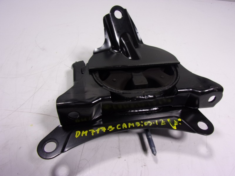 Recambio de soporte cambio para toyota corolla hybrid referencia OEM IAM 123720T680  