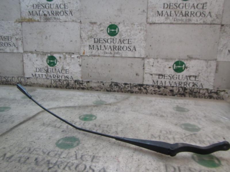 Recambio de brazo limpia delantero derecho para opel corsa d 1.3 16v cdti referencia OEM IAM   