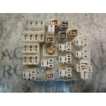 CAJA RELES / FUSIBLES 8272142020 